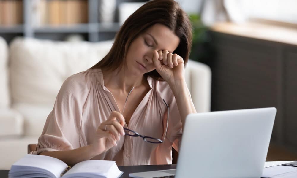 woman with blurry vision in one eye